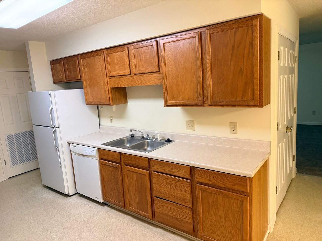 1500 Waverly Pkwy - Photo 7 of 12