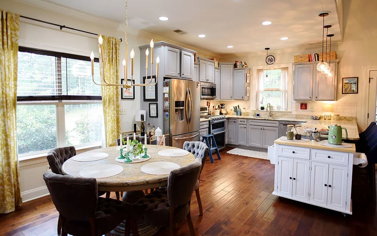 107 Lakes Dr S - Photo 3 of 10