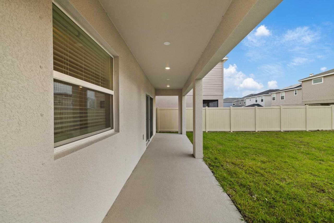 12353 Terrace Bluff St - Photo 4 of 36