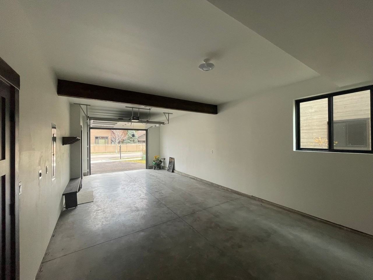 1934 Whitefish Ave - Photo 4 of 50