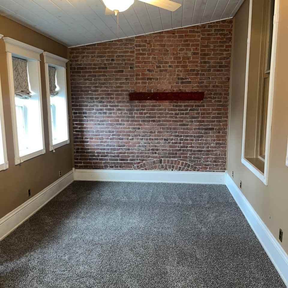 107 N Main St - Photo 3 of 14