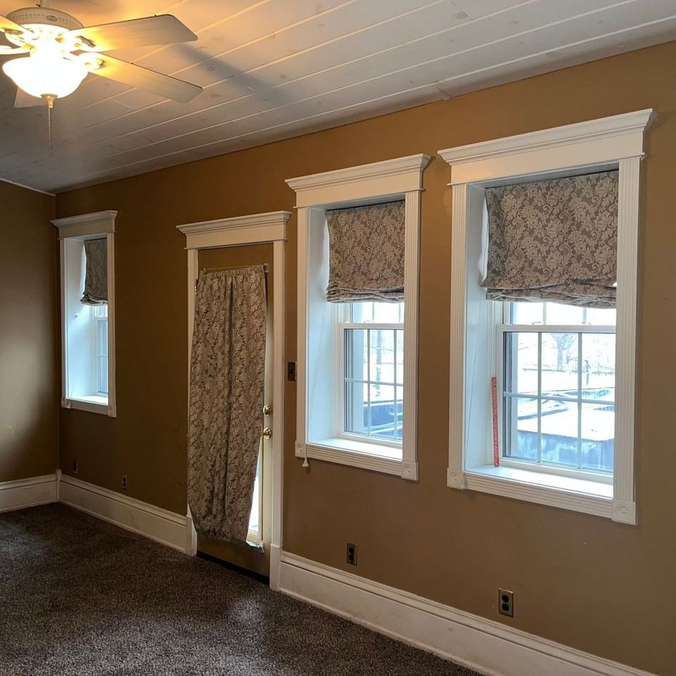 107 N Main St - Photo 4 of 14