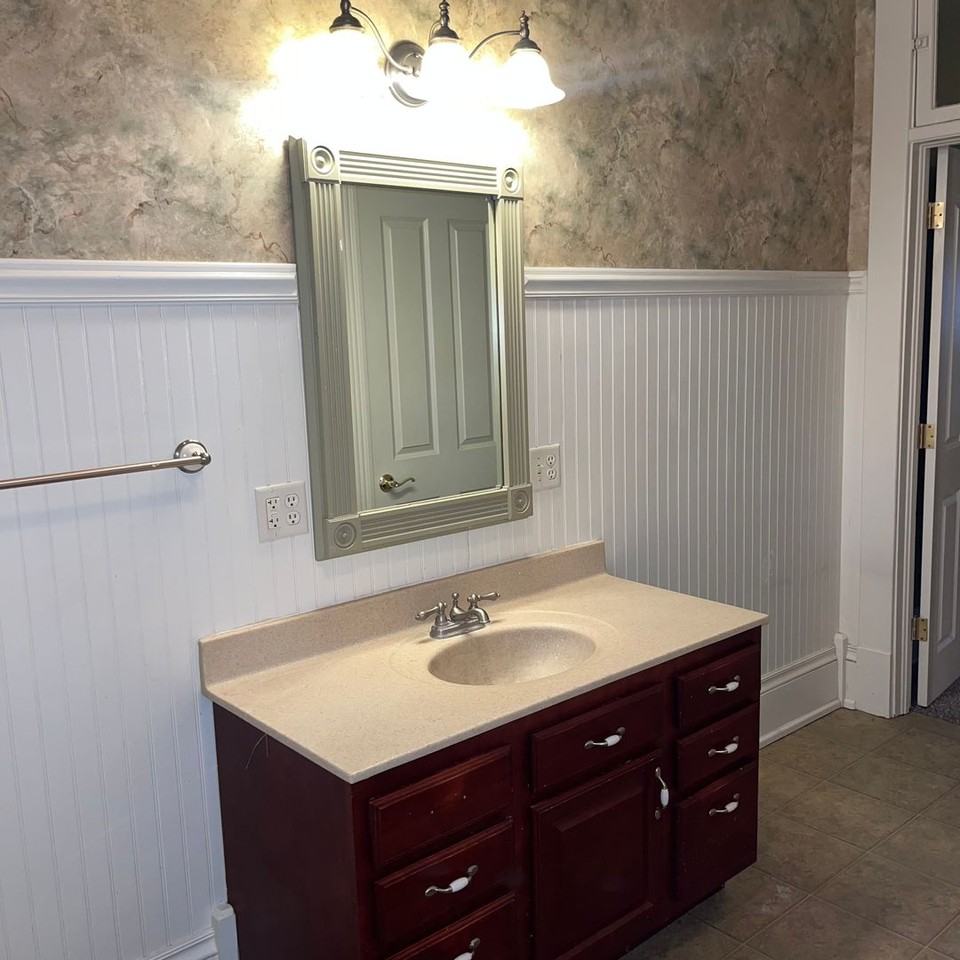 107 N Main St - Photo 6 of 14