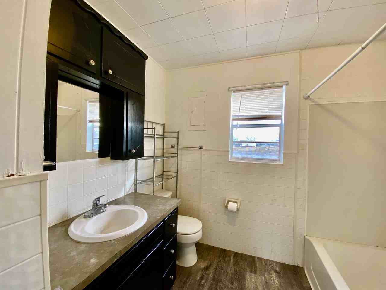 707 707 N Broadway Lot #4 - Photo 4 of 8