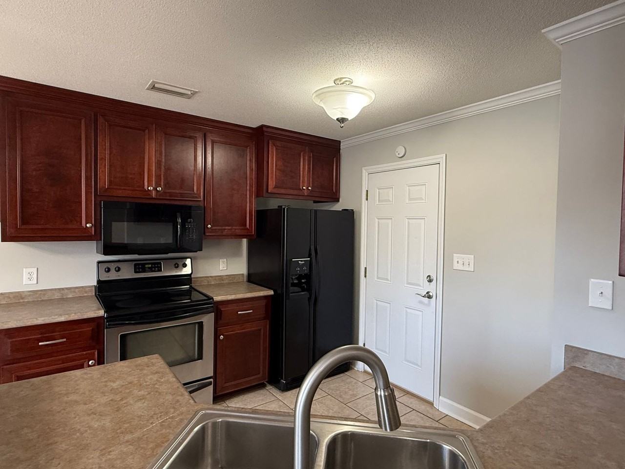 5 Eleanor Pl - Photo 6 of 18