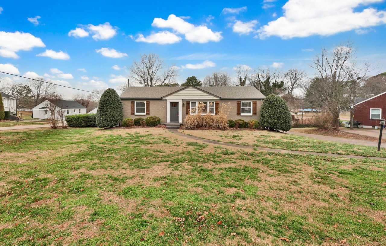 1759 Memorial Dr - Photo 4 of 35