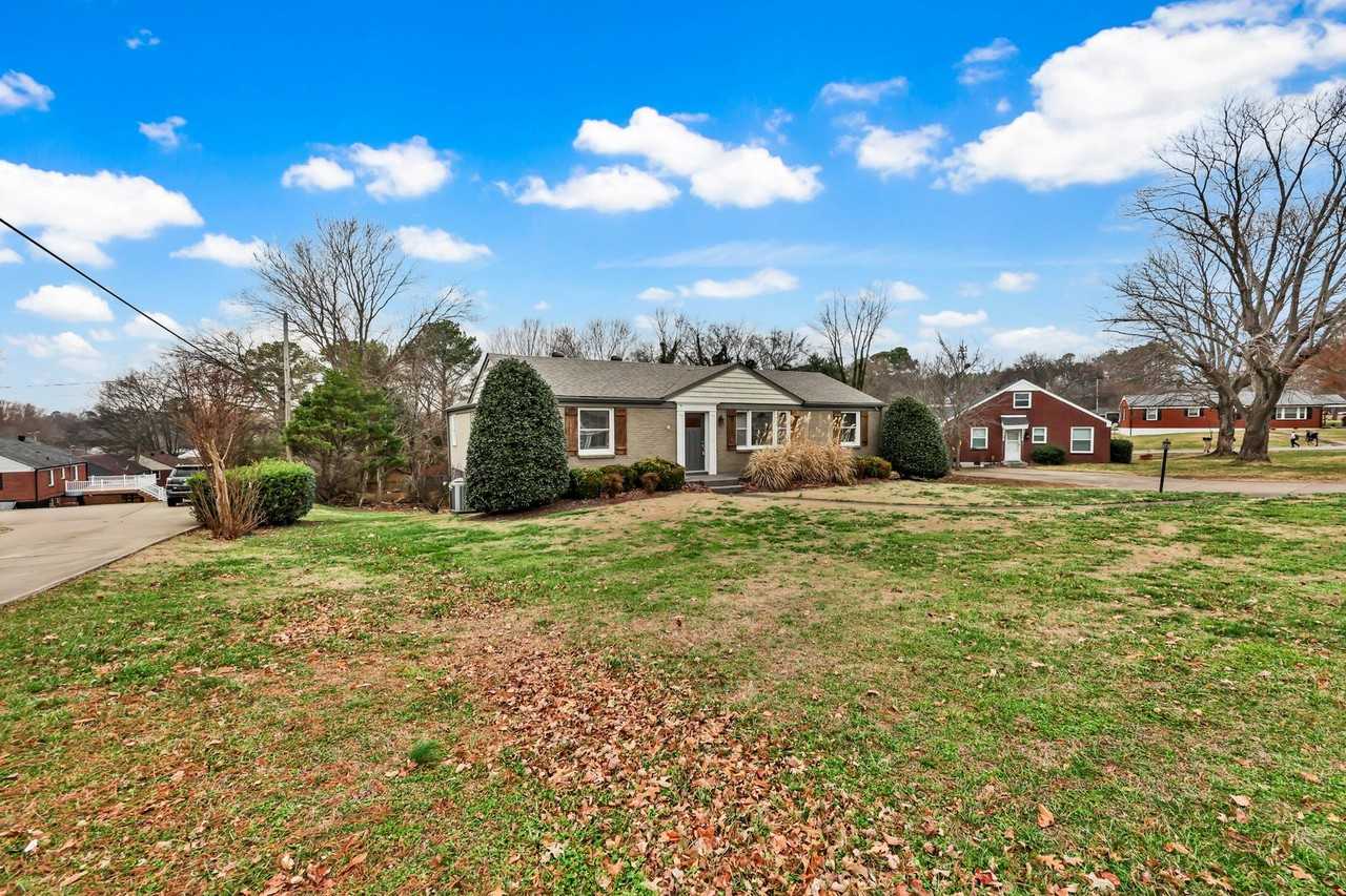 1759 Memorial Dr - Photo 6 of 35