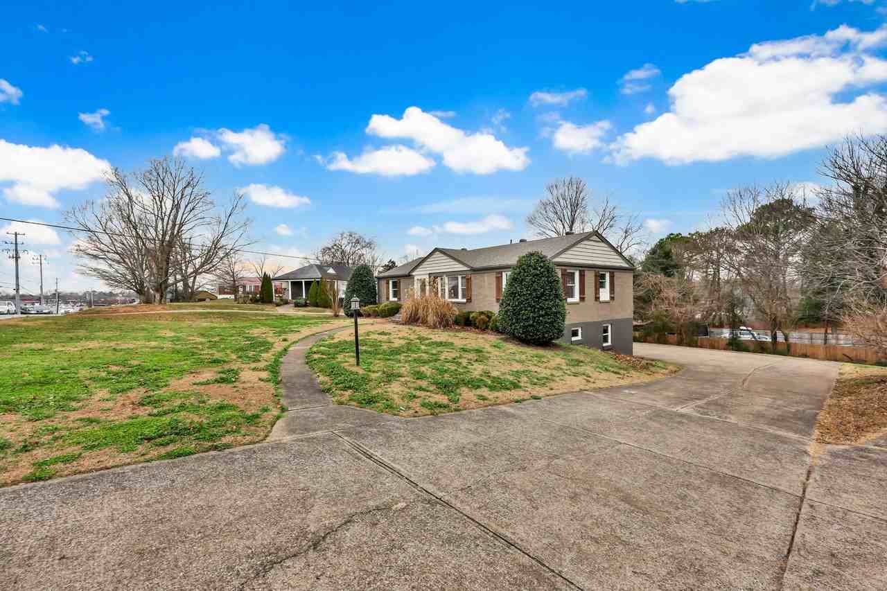 1759 Memorial Dr - Photo 7 of 35