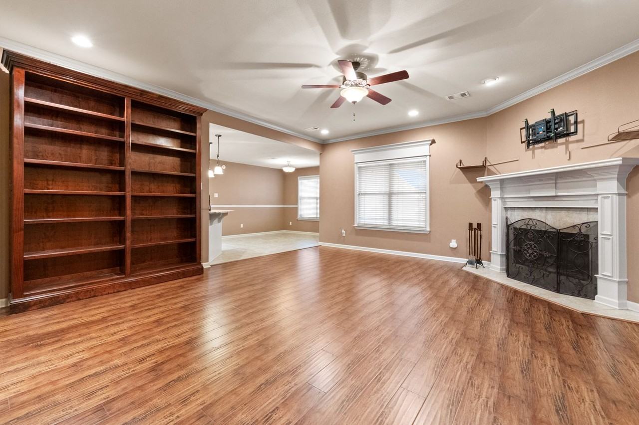 2009 Ingleside Dr - Photo 3 of 38