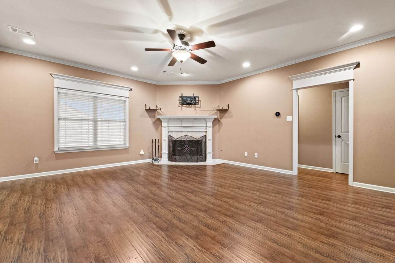 2009 Ingleside Dr - Photo 4 of 38