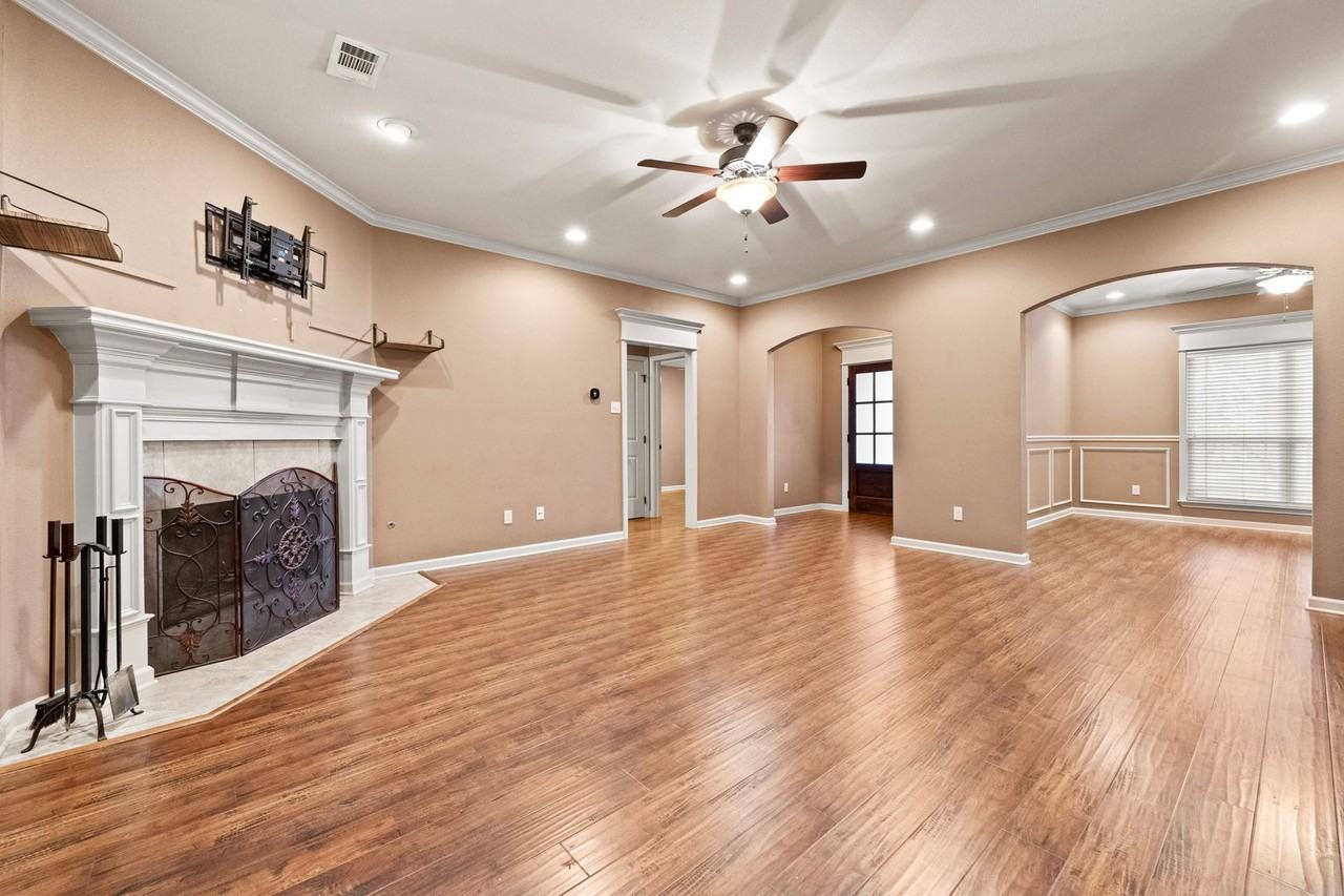 2009 Ingleside Dr - Photo 5 of 38