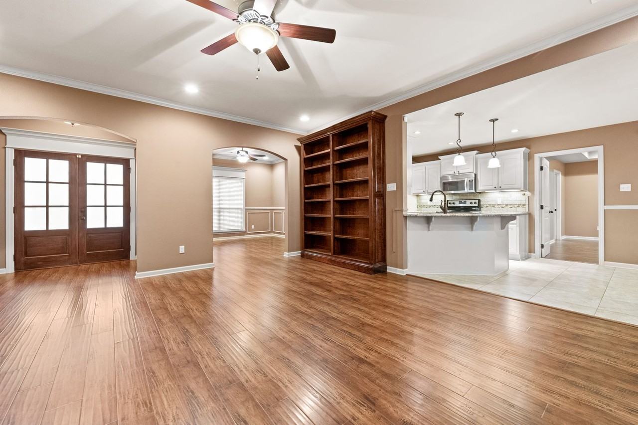 2009 Ingleside Dr - Photo 6 of 38