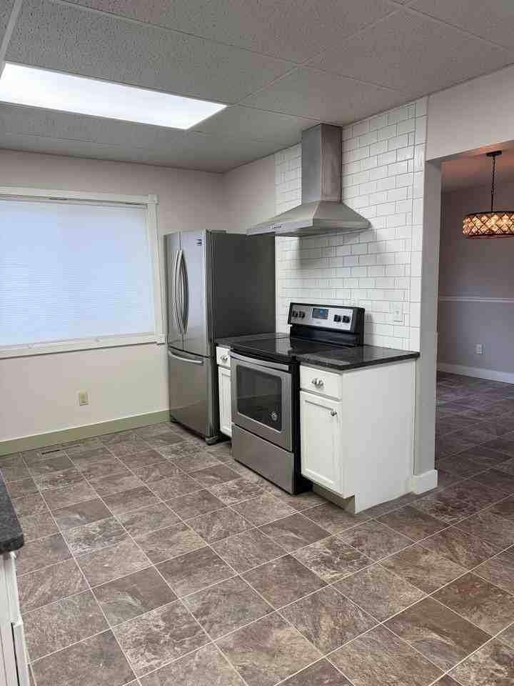 409 Nw Despain Ave - Photo 7 of 25