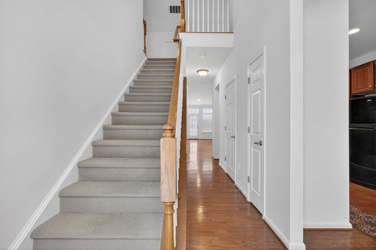 3 Weber Ave - Photo 4 of 26