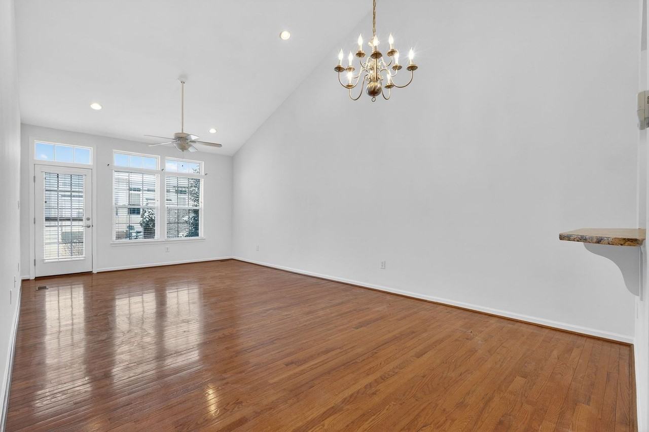 3 Weber Ave - Photo 7 of 26