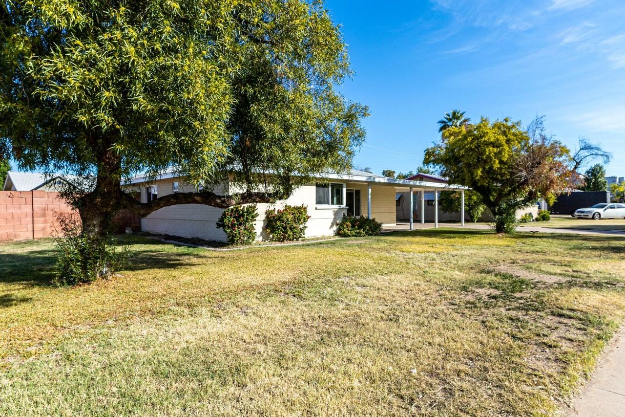 3930 E Oak St - Photo 3 of 25