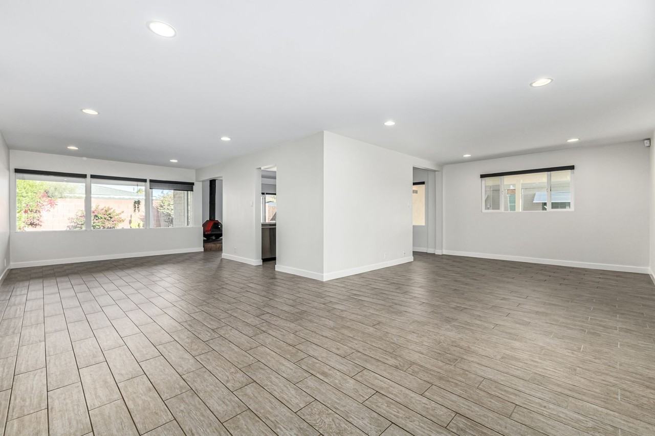 3930 E Oak St - Photo 5 of 25