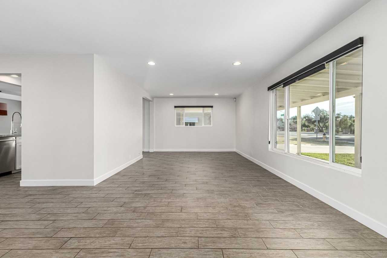 3930 E Oak St - Photo 6 of 25