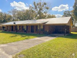 featured image of 995 Live Oak Dr