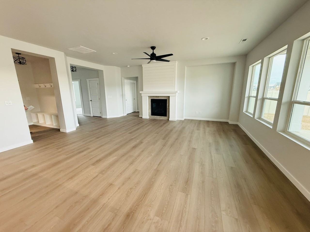 6203 W Karpathos St - Photo 3 of 23