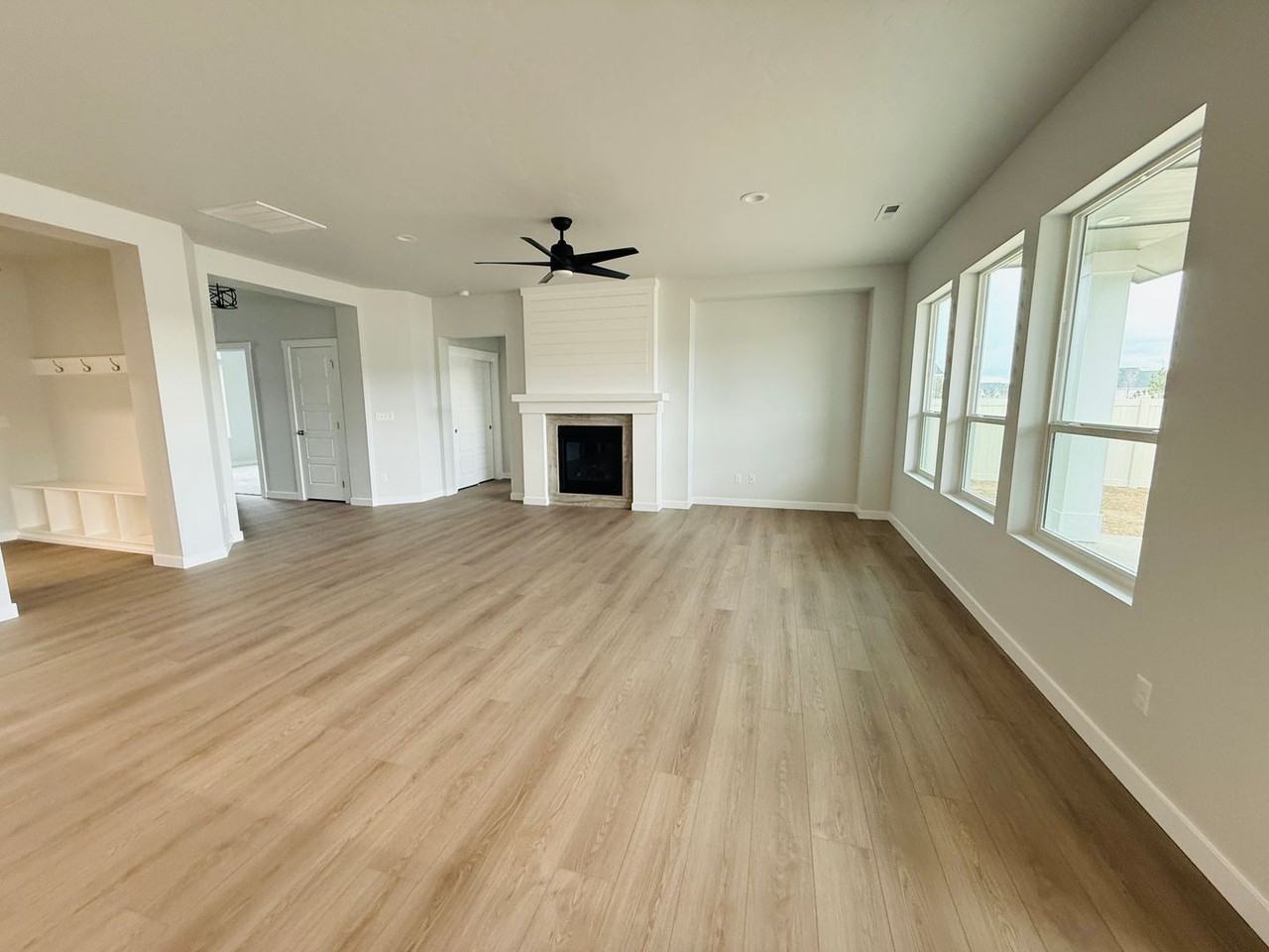 6203 W Karpathos St - Photo 5 of 23