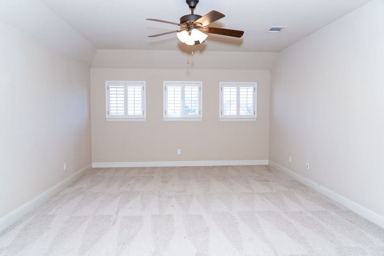 1836 Walnut Springs Dr - Photo 3 of 49