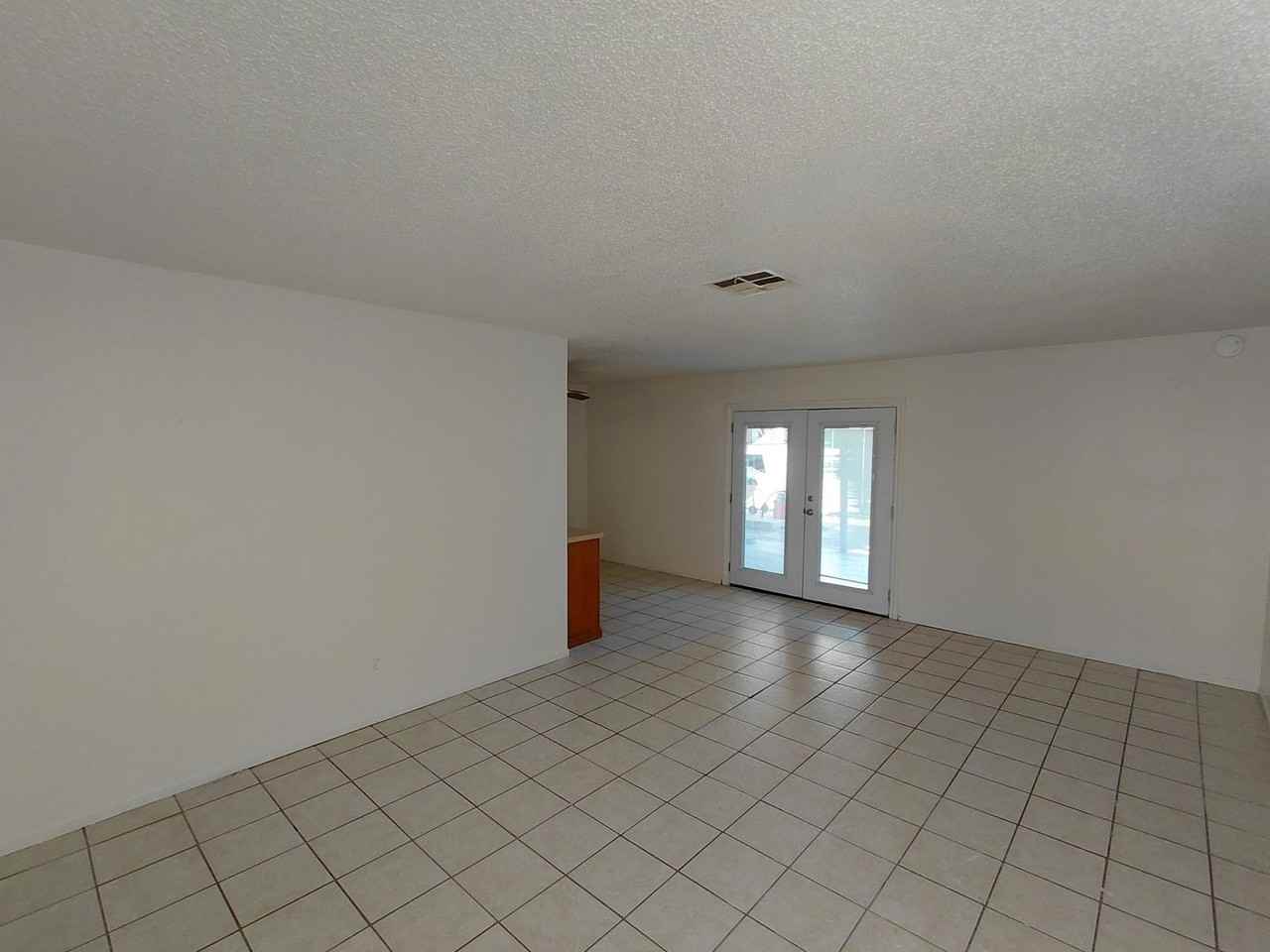 738 Brentwood Ave - Photo 7 of 18