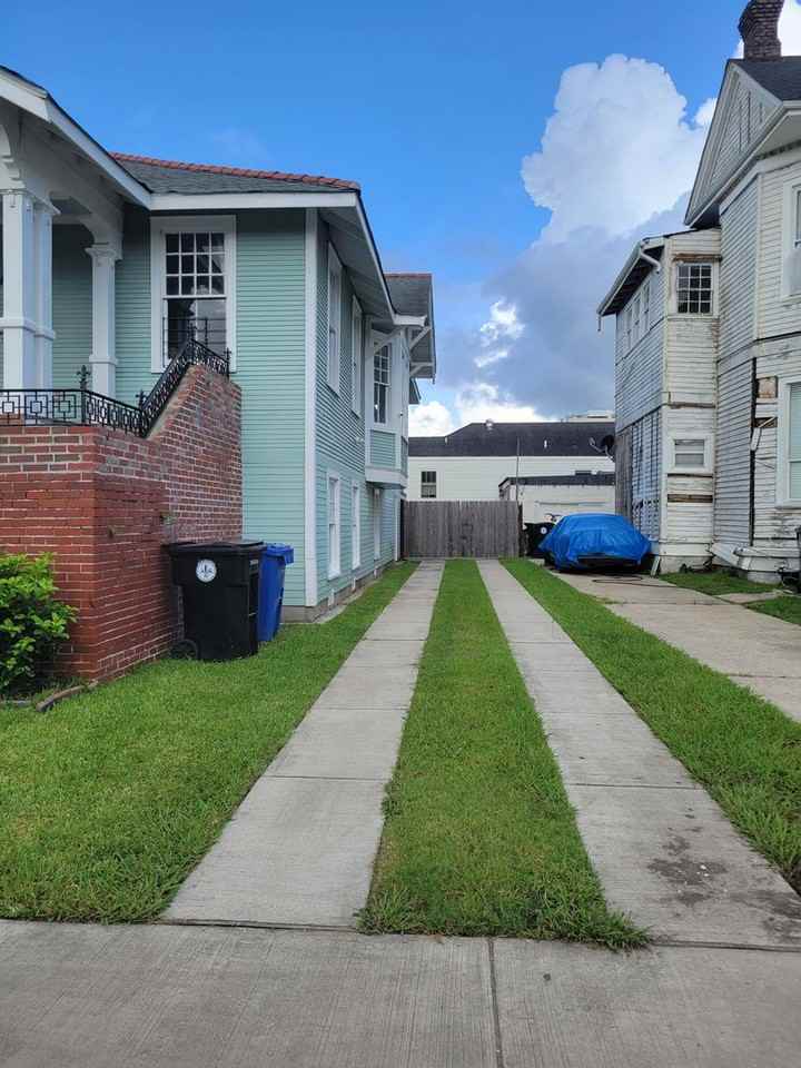 2600 Marengo St - Photo 2 of 33