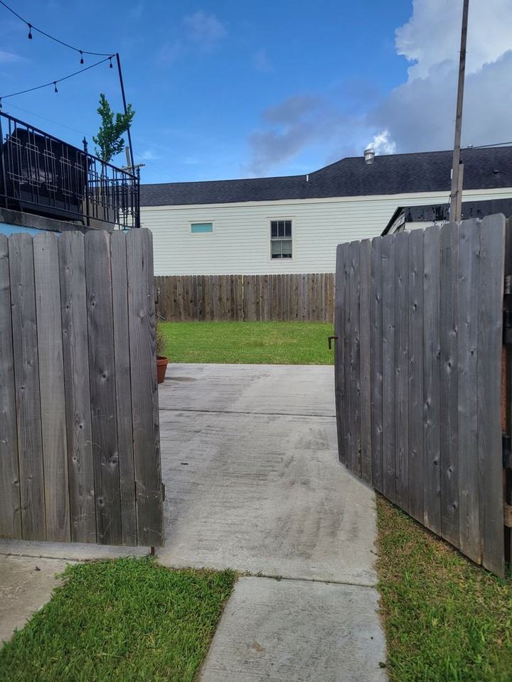 2600 Marengo St - Photo 4 of 33