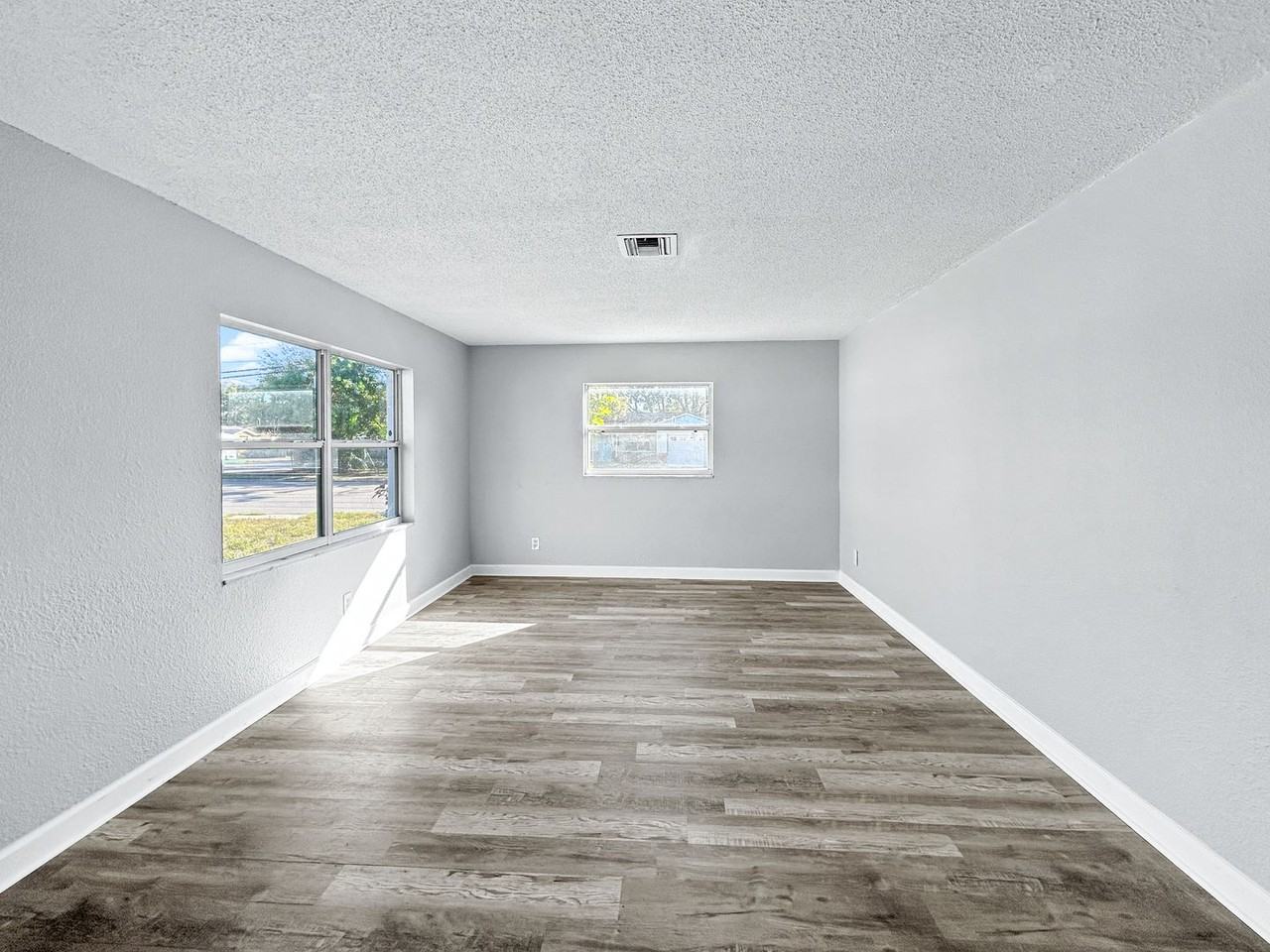 7810 64th St N - Photo 6 of 15