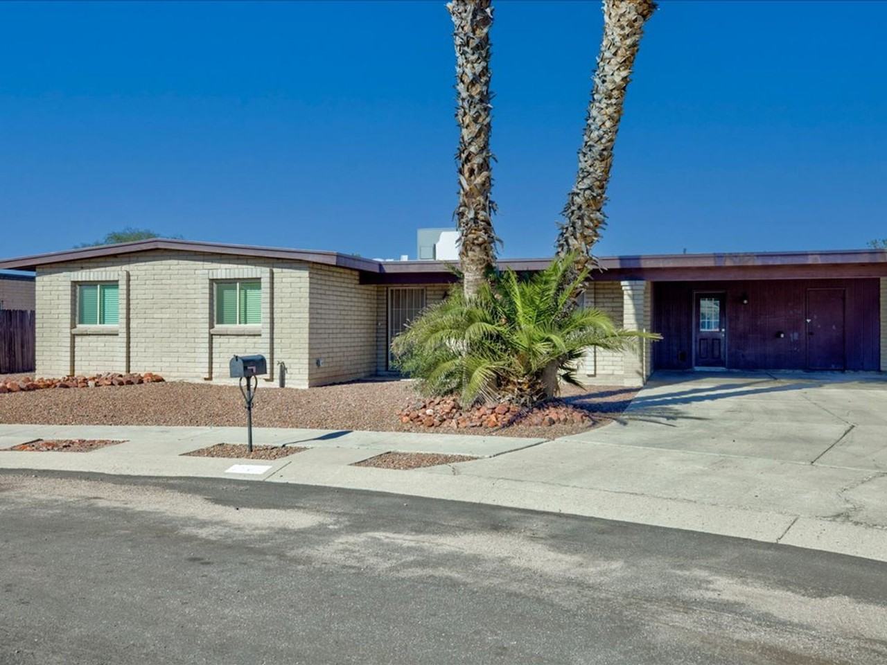 7763 E 33rd St - Photo 2 of 26