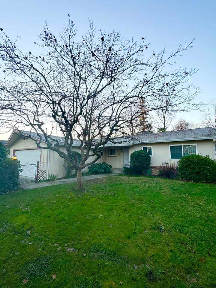 2757 N Bonnyview Rd - Photo 4 of 28