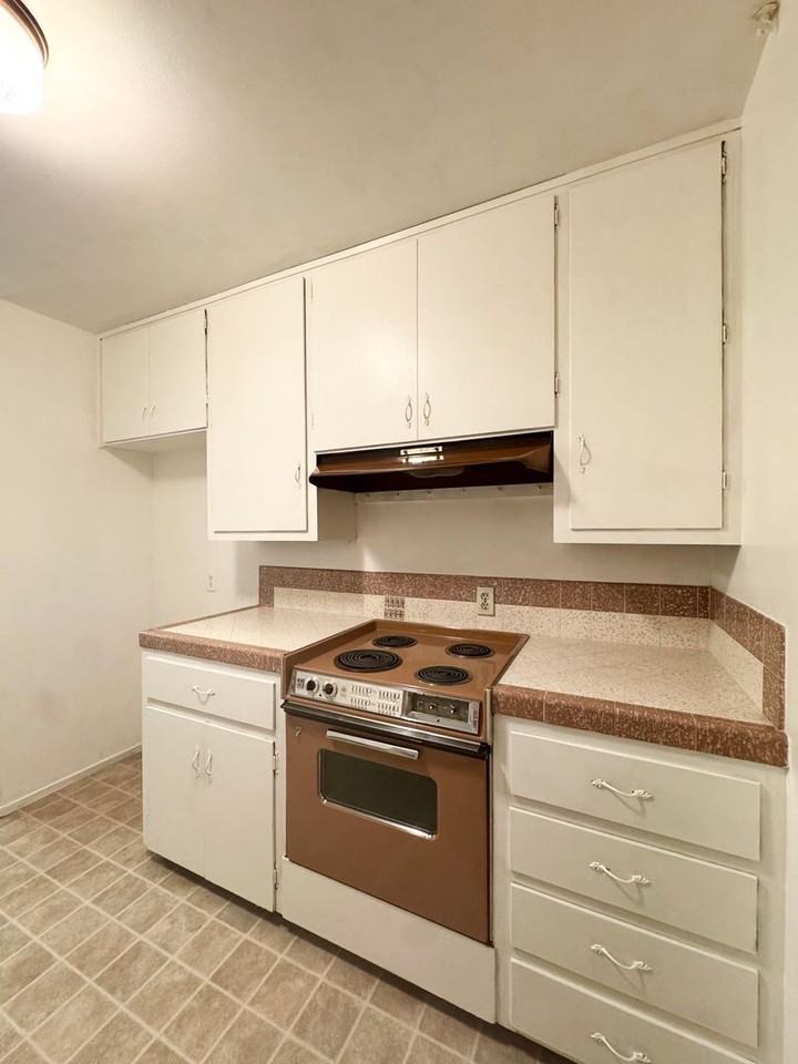 2757 N Bonnyview Rd - Photo 6 of 28