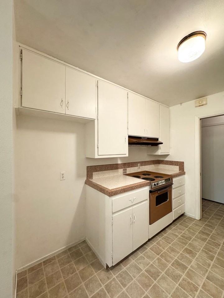 2757 N Bonnyview Rd - Photo 7 of 28