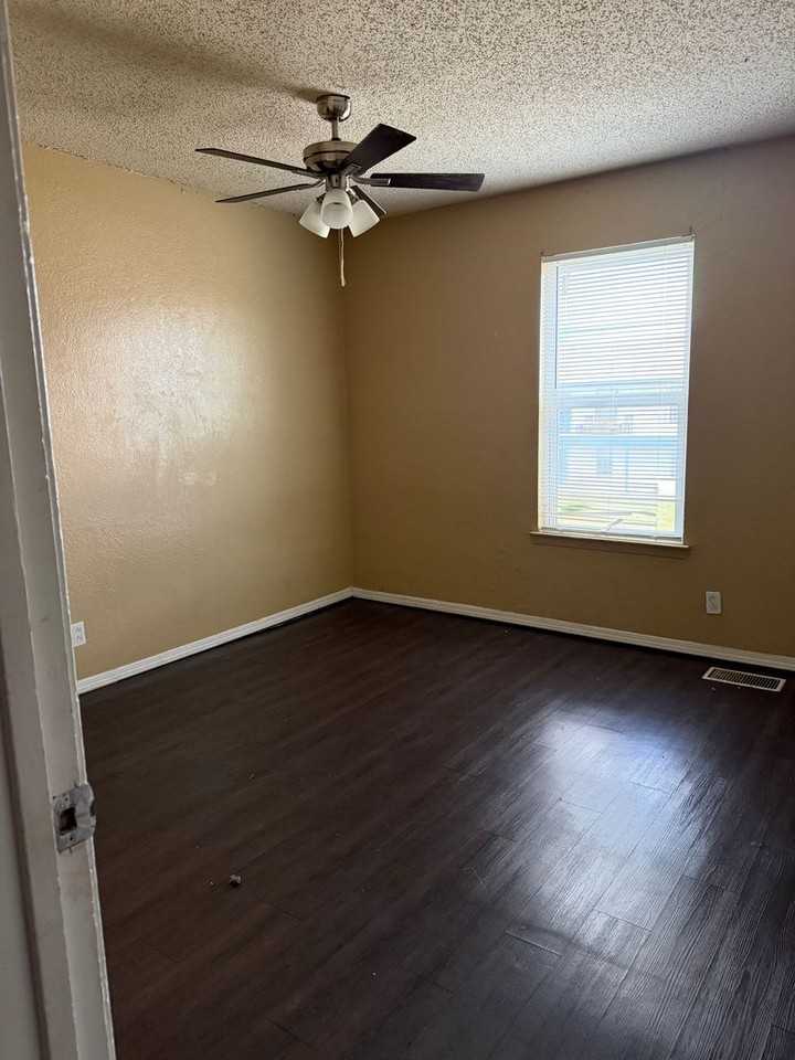 2600 Grim Ave - Photo 5 of 9