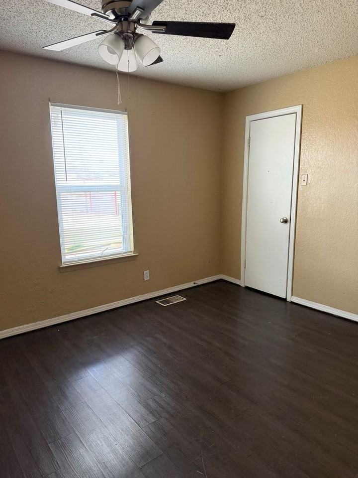 2600 Grim Ave - Photo 7 of 9