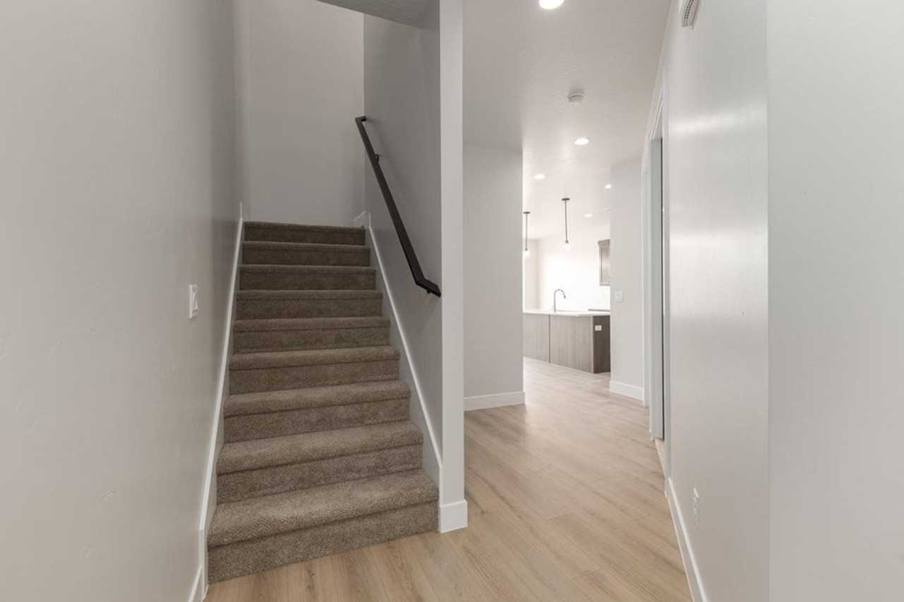 1991 W 250 S - Photo 7 of 27