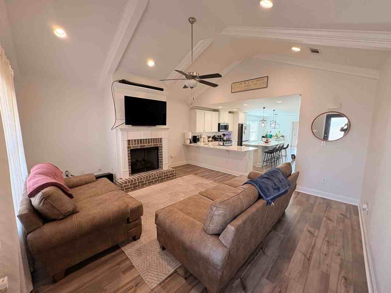 103 Hunters Hill Way - Photo 4 of 13