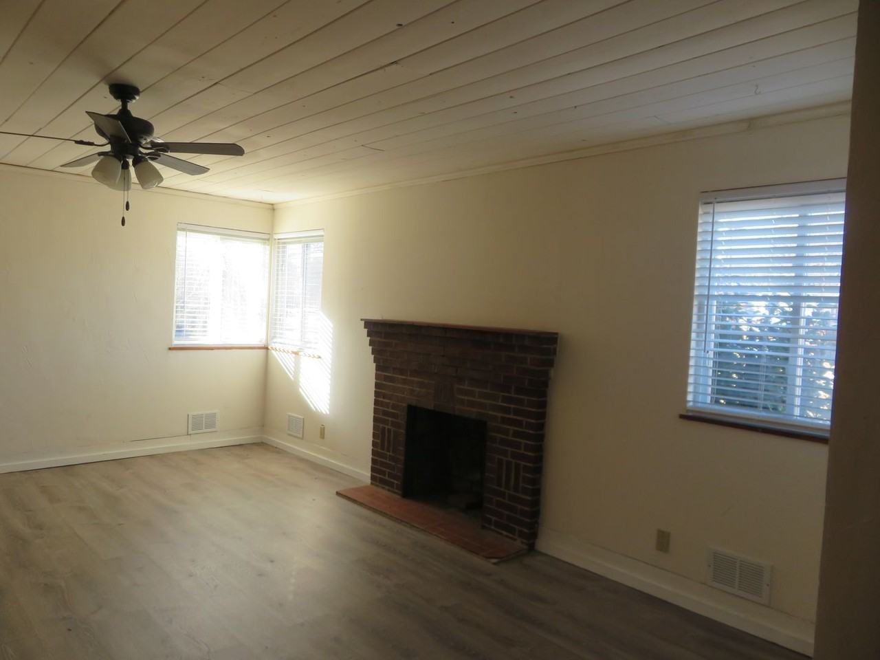 176 Chesterfield Ave - Photo 2 of 21