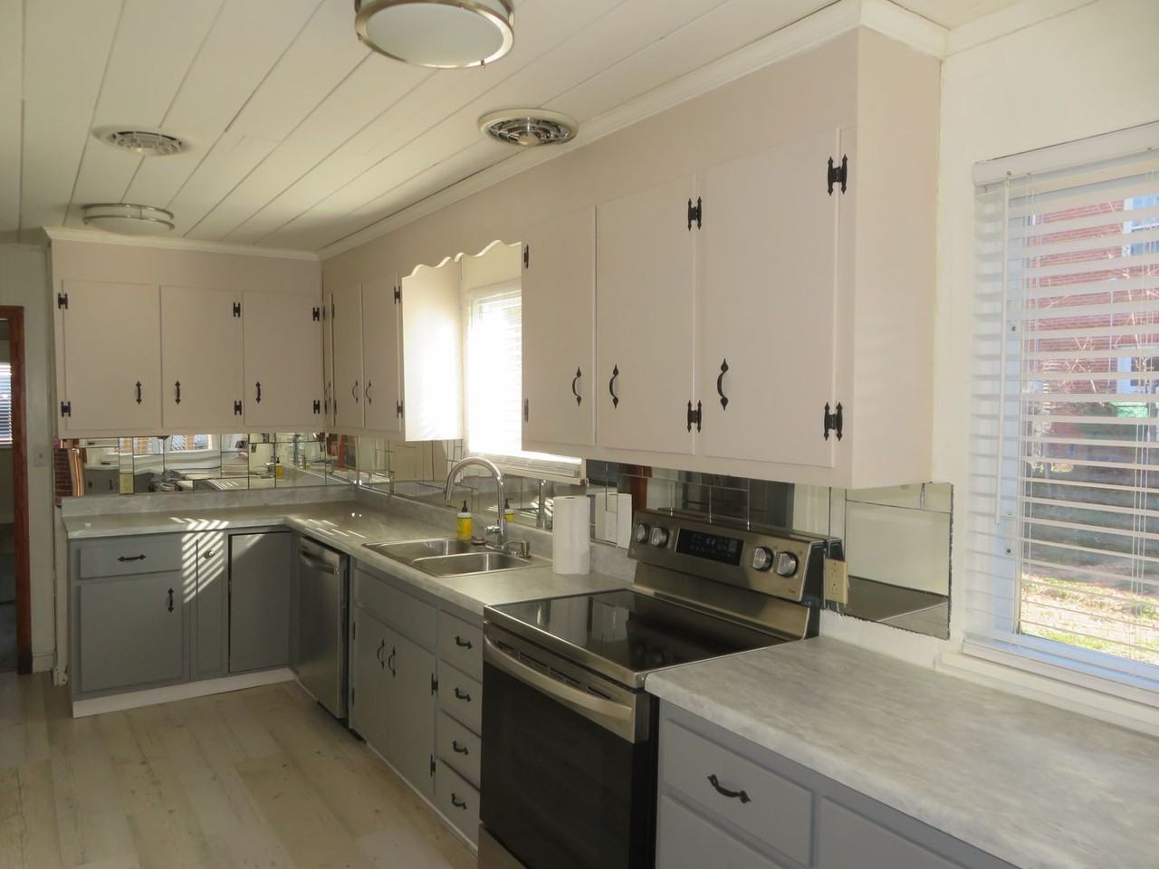 176 Chesterfield Ave - Photo 5 of 21