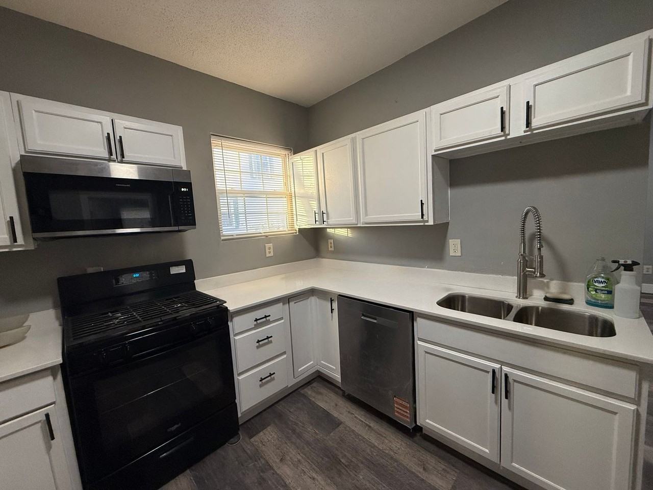 2110 Lyndale Ave N - Photo 2 of 35