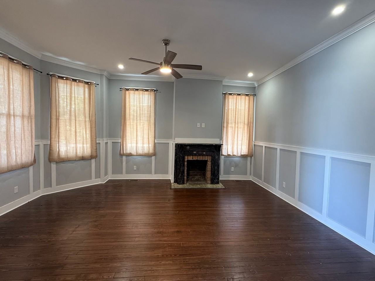 217 W 36th St - Photo 4 of 12