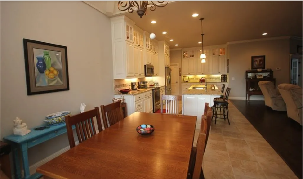 1919 Sicily Ave - Photo 7 of 10