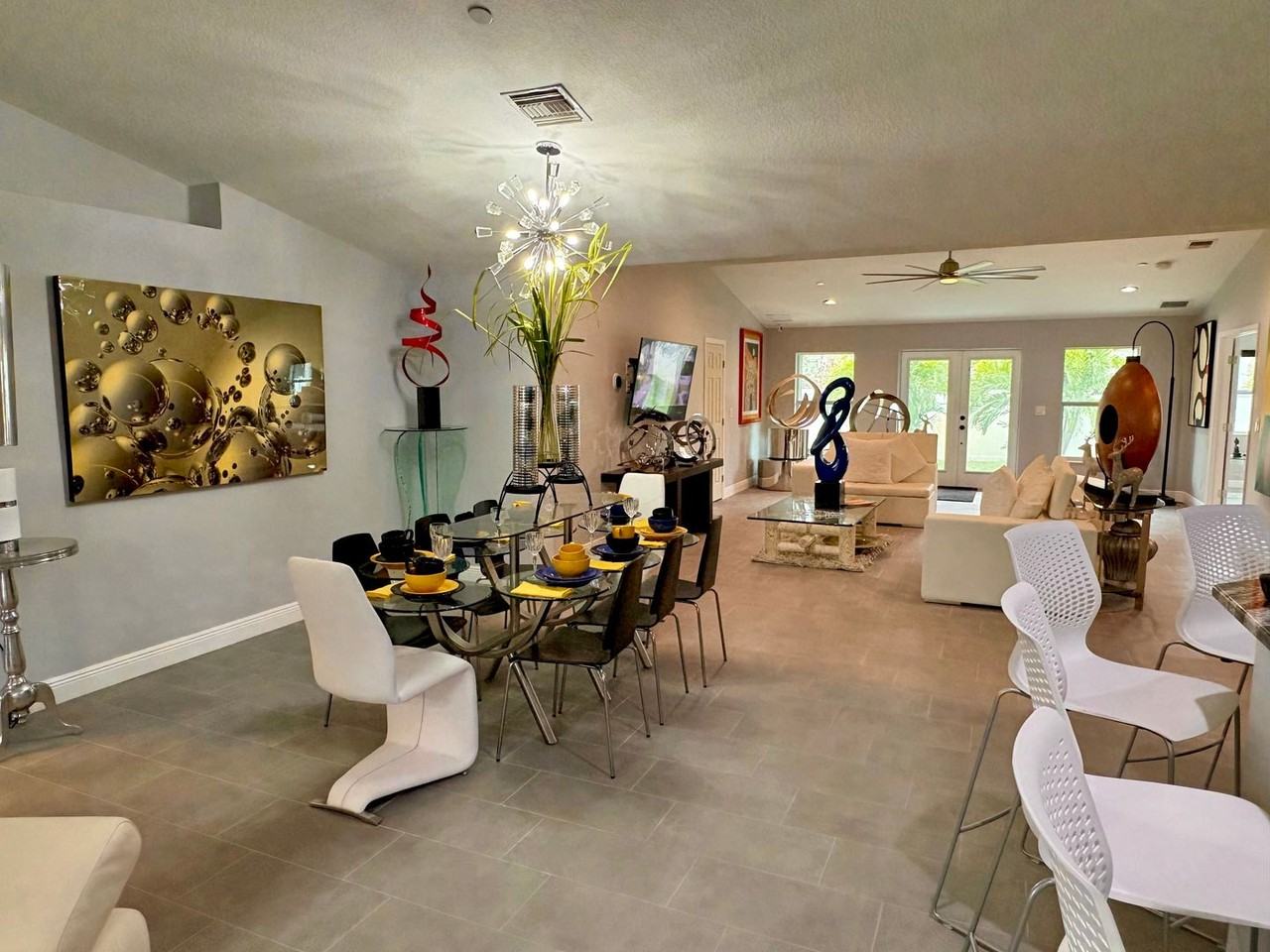 2450 Sw Cameo Blvd - Photo 2 of 15