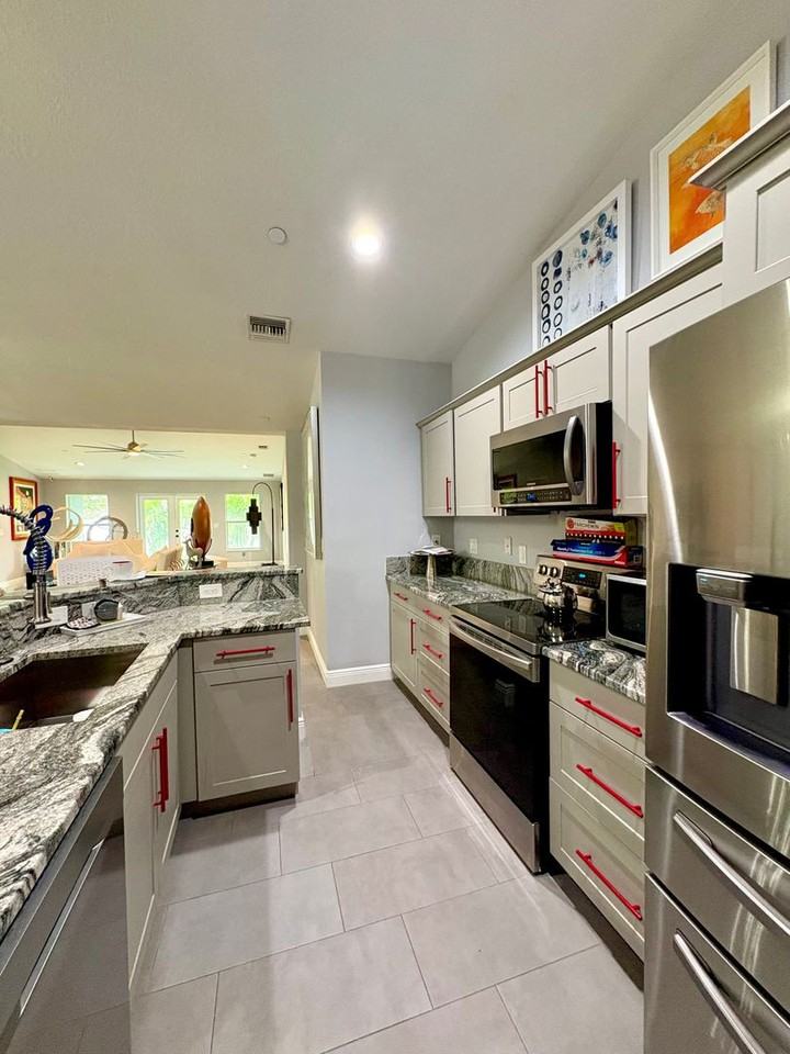 2450 Sw Cameo Blvd - Photo 6 of 15