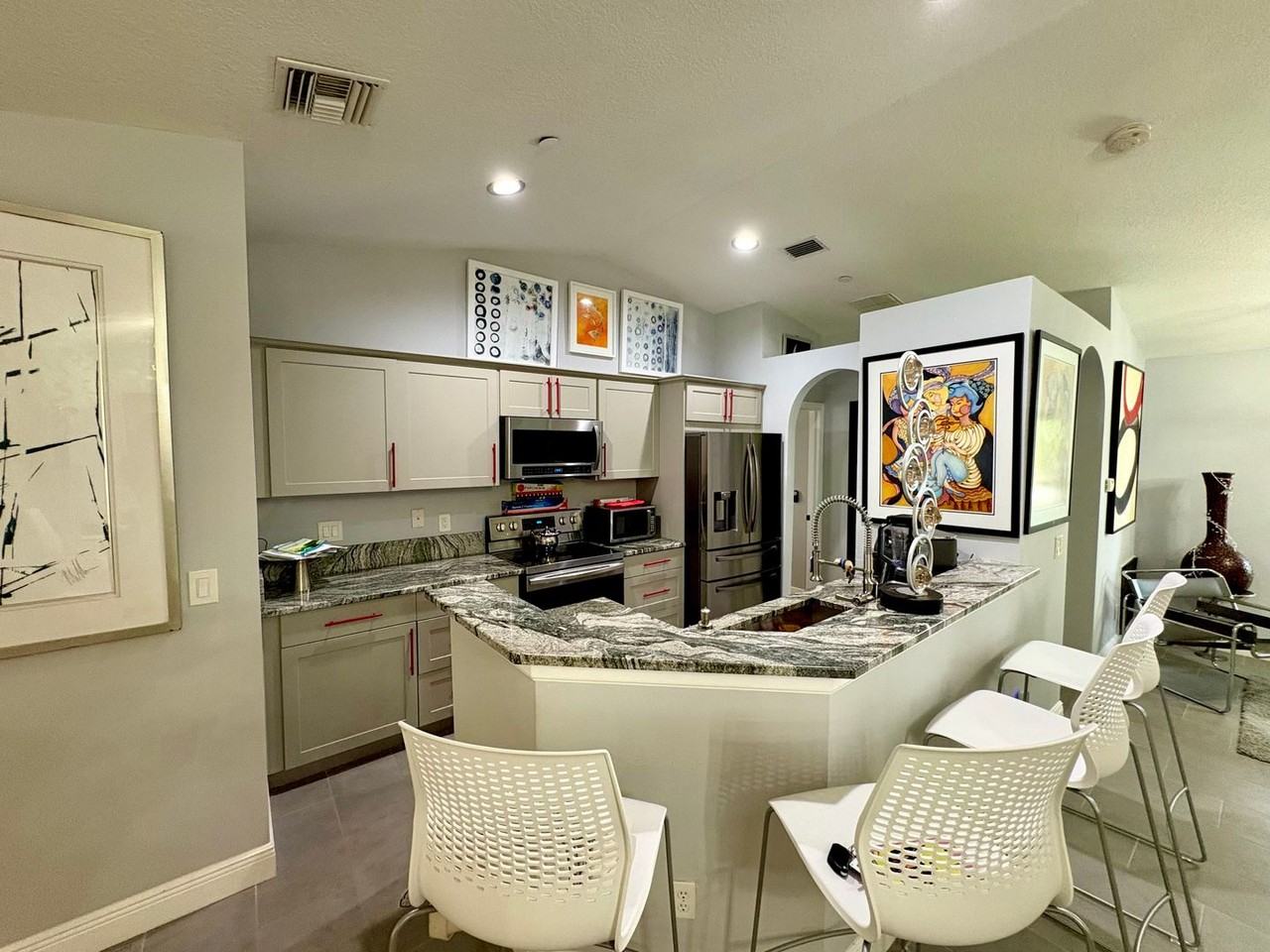 2450 Sw Cameo Blvd - Photo 7 of 15