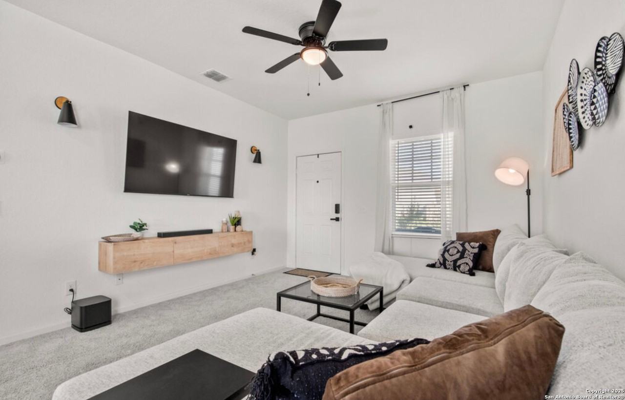 8412 Falcon Mdw - Photo 4 of 16