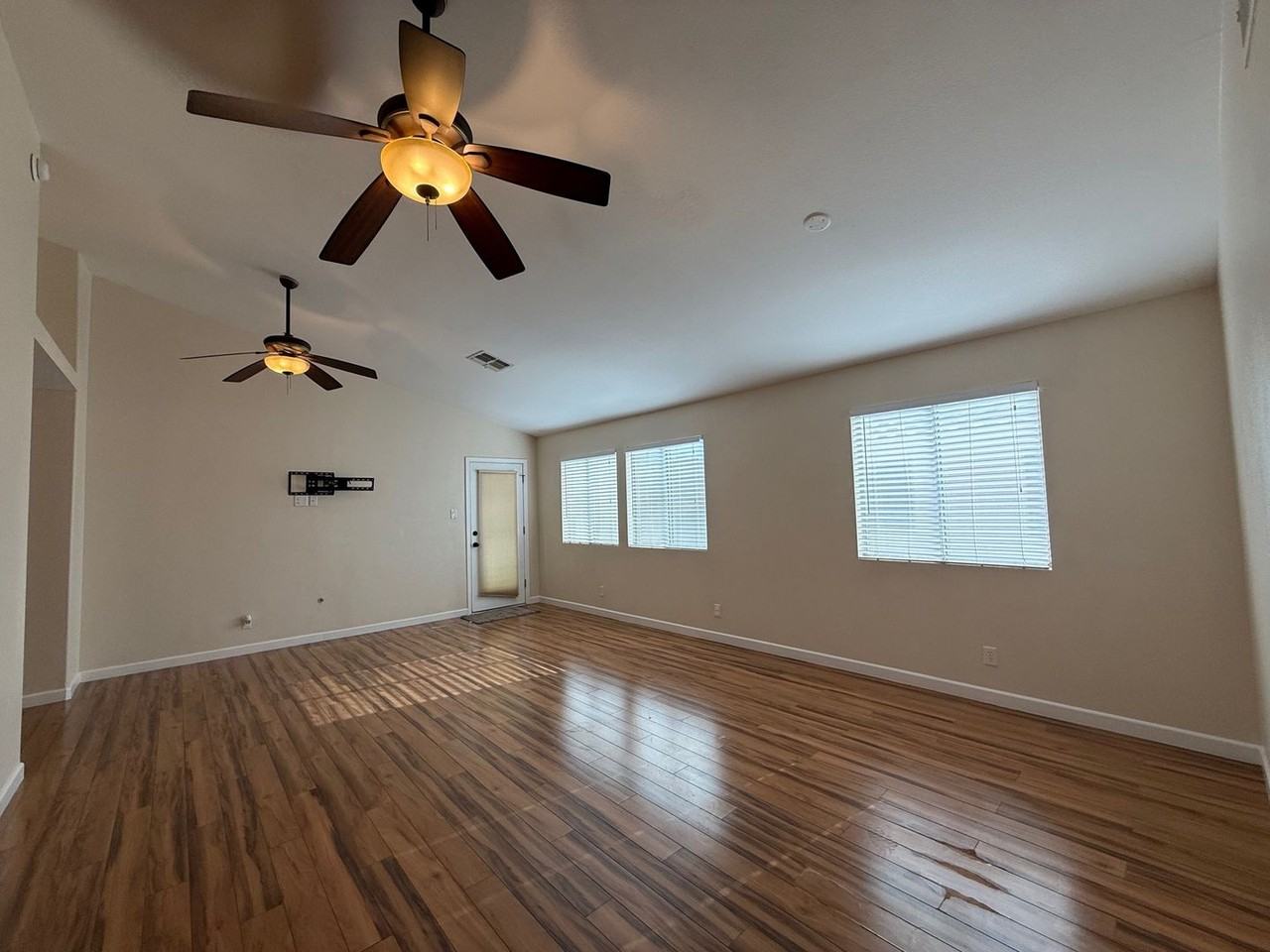 4520 Bradpoint Dr - Photo 2 of 29