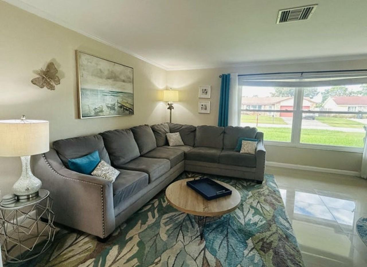 5430 Guildcrest St - Photo 4 of 11