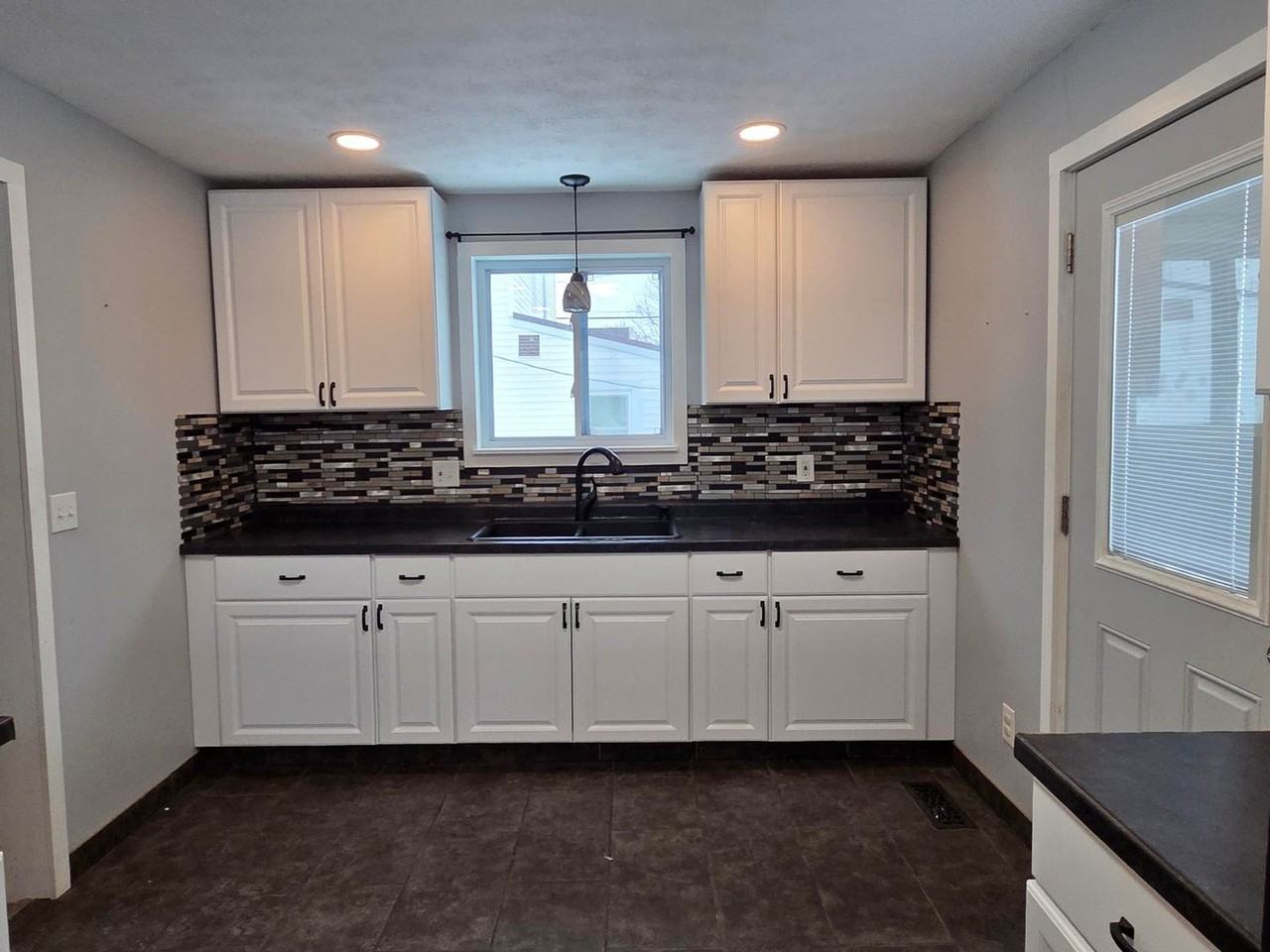 255 E 9th St - Photo 2 of 19